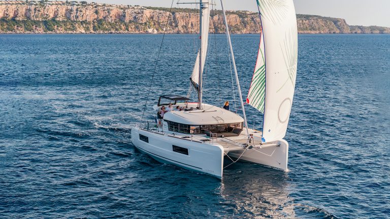 Navigare Yacht Investment -ohjelman avulla voit olla varma, että veneesi on aina hyvissä käsissä ja vapaa-aikasi täynnä luksusta! Credit: Photo Nicolas Claris