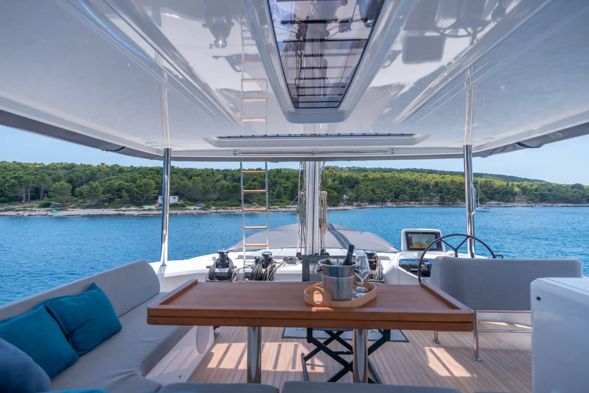 Kroatian luksuspurjehdus Adriatic Pearl Lagoon 55 -katamaraanilla
