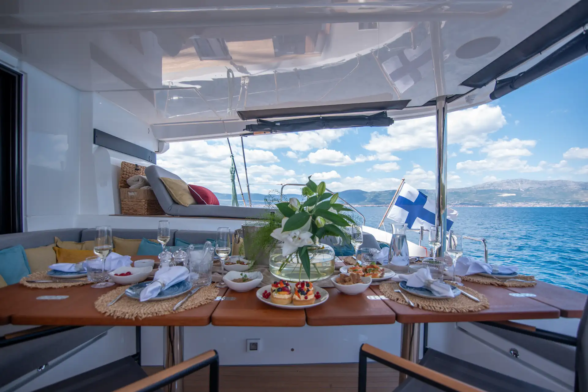 Adriatic Pearl Lagoon 55 -luksuskatamaraani charter-lomalle Kroatiassa