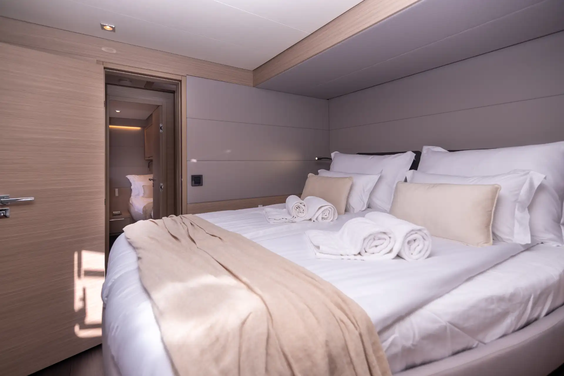 Adriatic Pearl Lagoon 55 -luksuskatamaraani charter-lomalle Kroatiassa